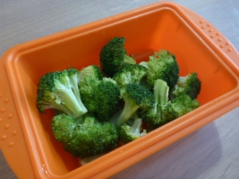 ゆでるより簡単!シリコンスチーマーでブロッコリー★